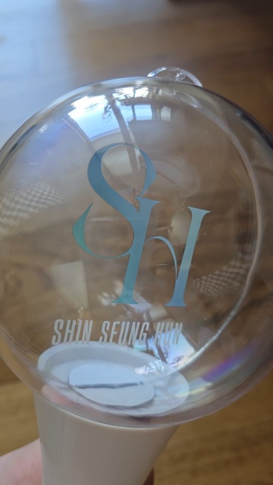 seunghun_1101 게시물 이미지: 새로나온 응원봉을 보니 , 콘서트가 바로 코앞이라는걸 직감하게...