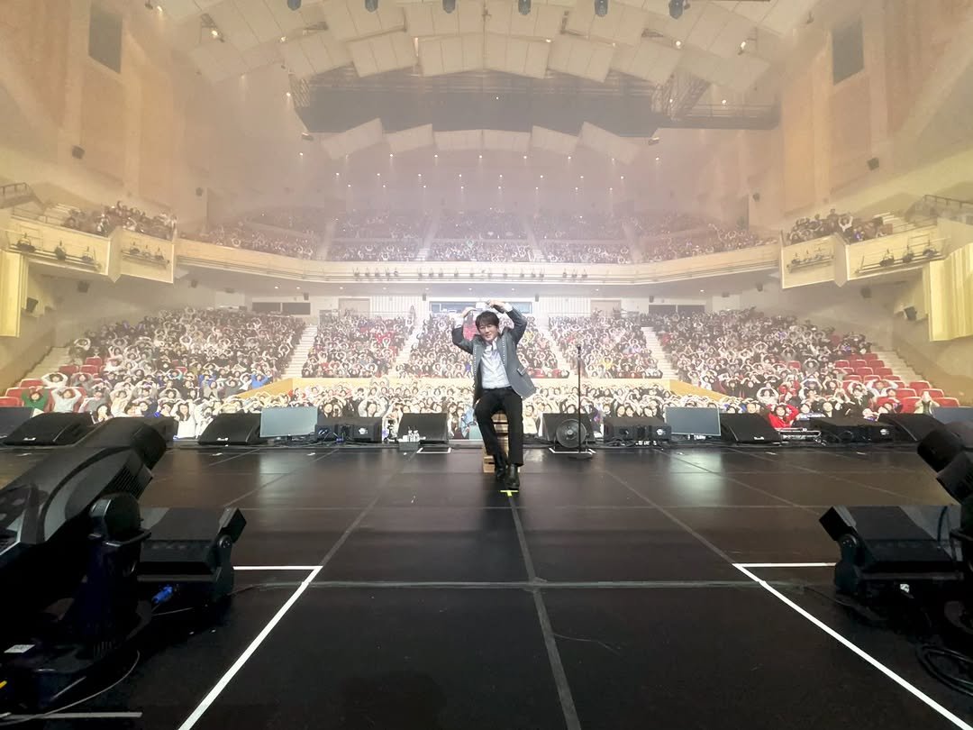 Photo by 신승훈 on November 15, 2025. May be an image of concert and text.