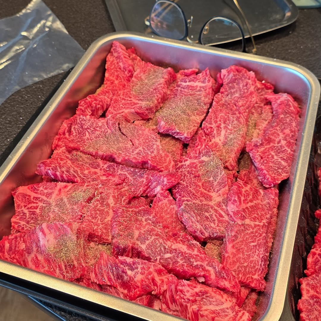 Photo by 정승제 (a.k.a 생선님) on September 27, 2025. May be an image of steak, beef and text.