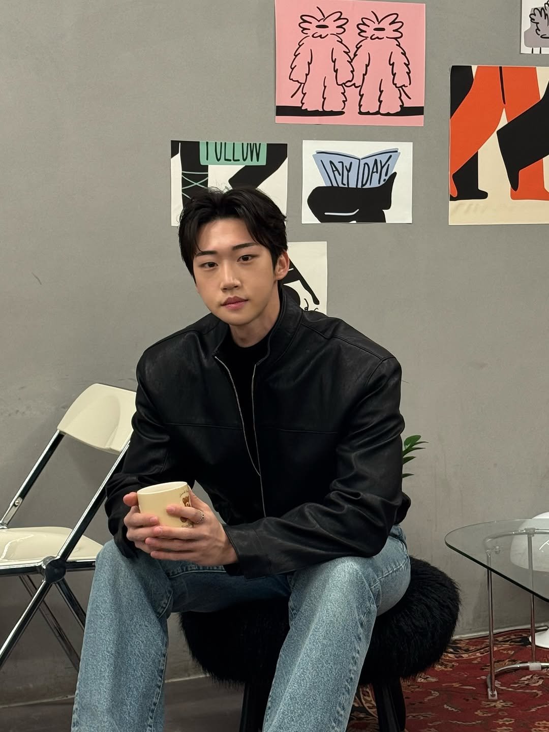 seungwon.ji 게시물 이미지: 요즘 날 풀려서 입기 좋은 

@bowlow.co.kr 
제품 : 크롭 스탠드카라...