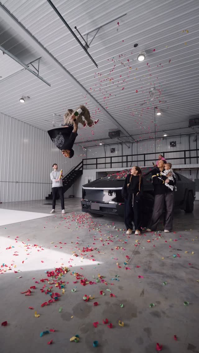 shaiross83 게시물 이미지: Day 1 of building content studio..

I haven’t...