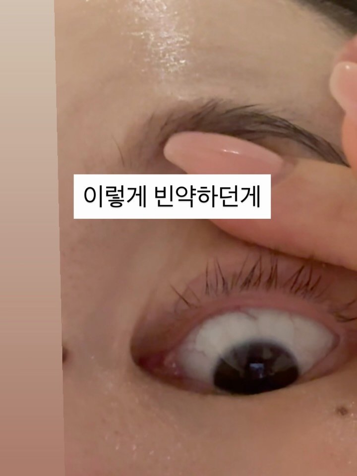 sharon_0817_ 게시물 이미지: 뒤에 블랙영양제 영상들까지 봐주세요🫶
진짜 마스카라는 헤어스프레이 같은...