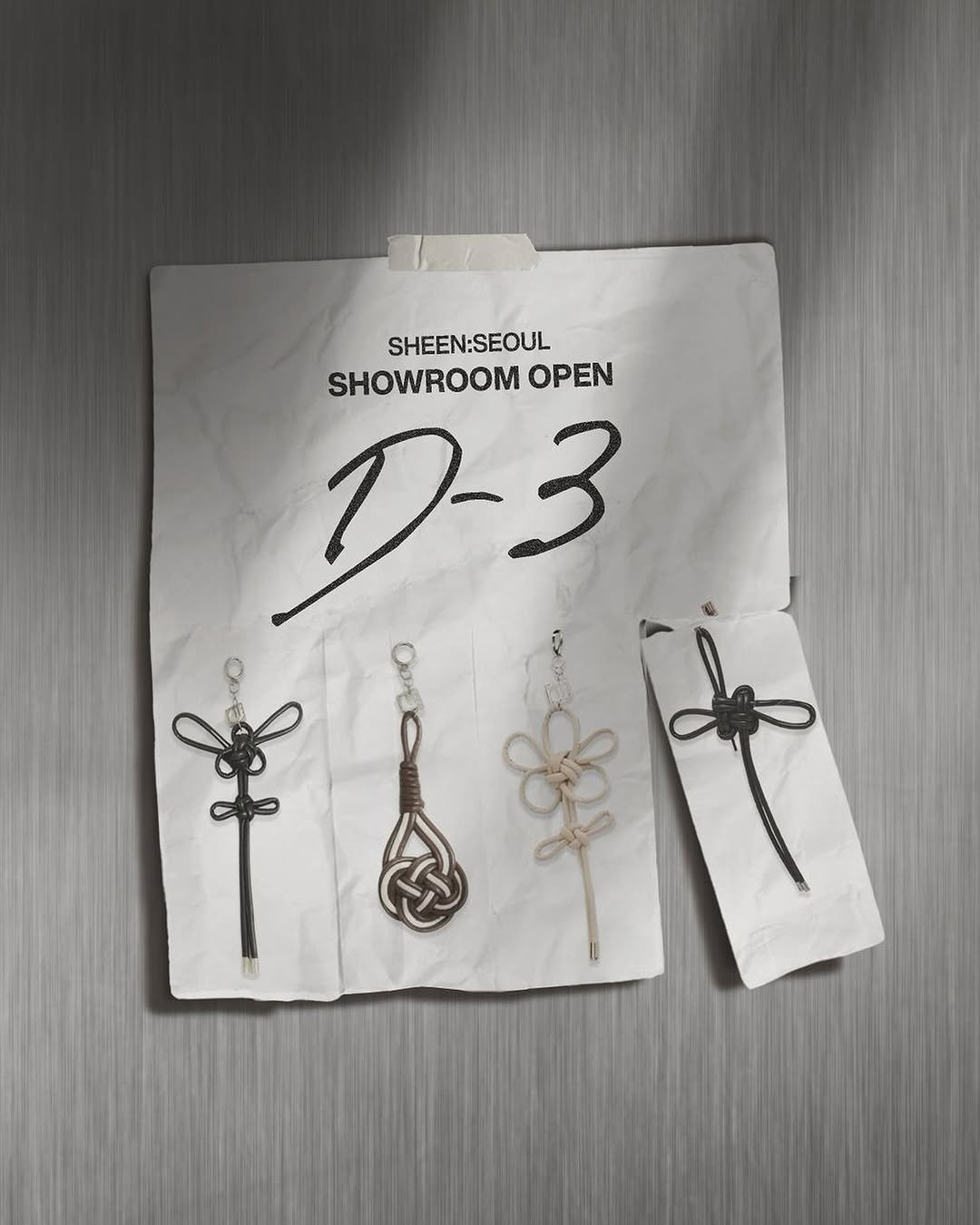 Photo by 신서울 | 한복 in 에스팩토리 with @sheen_seoul.ss. May be an image of dragonfly, jewelry, lace and text that says 'SHEEN:SEOUL SHOWROOM OPEN D-3 3 U હে'.