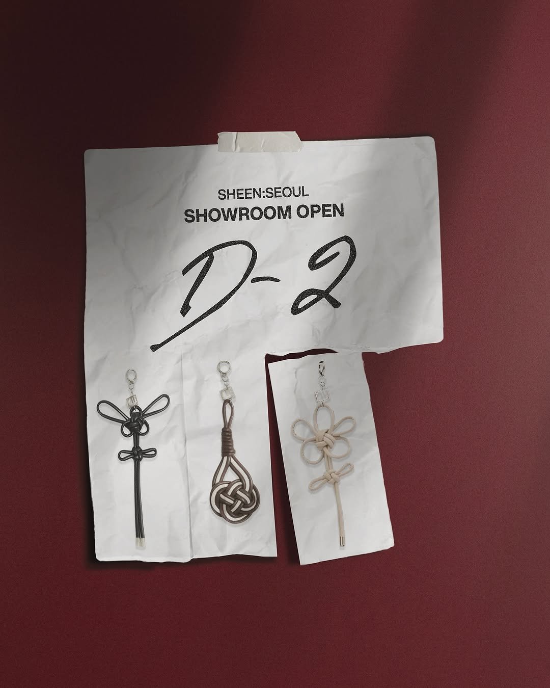 Photo by 신서울 | 한복 in 에스팩토리 with @sheen_seoul.ss. May be an image of jewelry, lace and text that says 'SHEEN:SEOUL SHOWROOM OPEN D-2 2 포'.