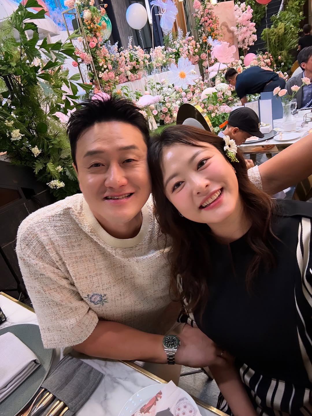 Photo by 개그우먼 심진화🌷 on July 16, 2025. May be an image of 3 people and text.