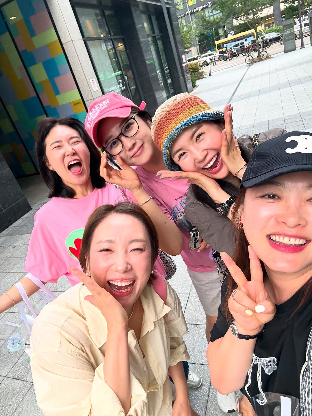 Photo shared by 개그우먼 심진화🌷 on August 14, 2025 tagging @hayim_mom, @kka_jotahehe, @jung_kyoung_mi, and @jangyoungran0919. May be an image of 4 people and text.