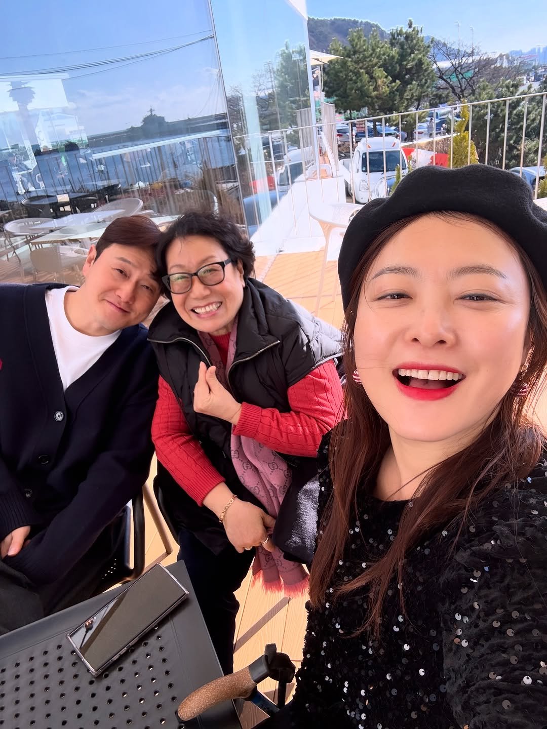 Photo by 개그우먼 심진화🌷 on January 01, 2026. May be a selfie of one or more people and text.