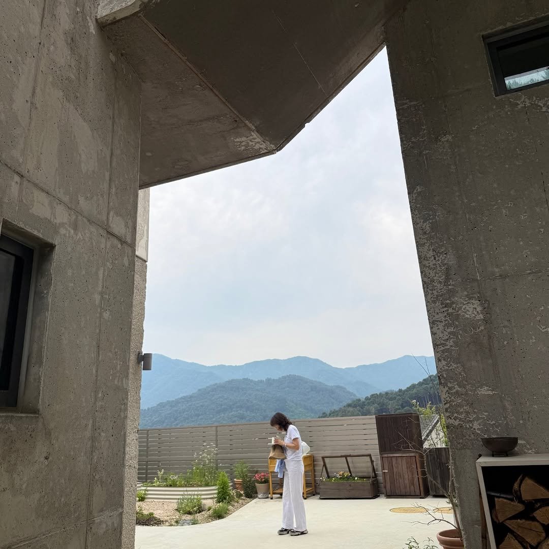 shinaela_if 게시물 이미지: 그동안 벼르고벼르던
가고싶었던 곳들을 가고
만나고싶었던 분들을 만나고
그렇게 빽빽한...