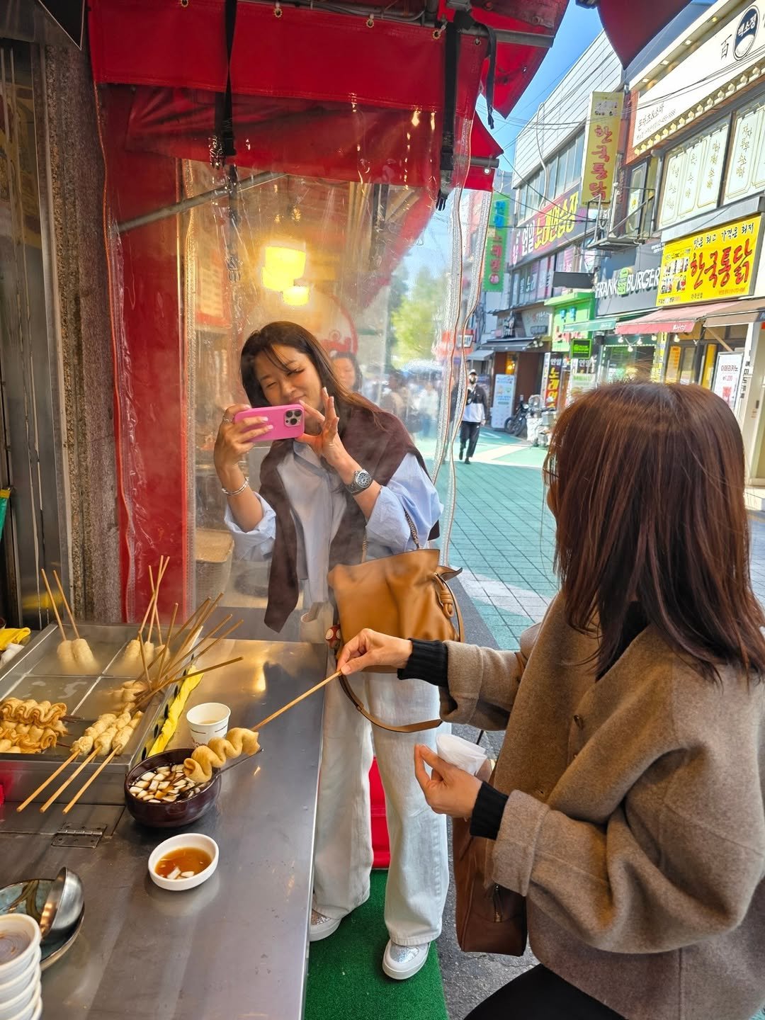 Photo by 신애라 on November 01, 2025.