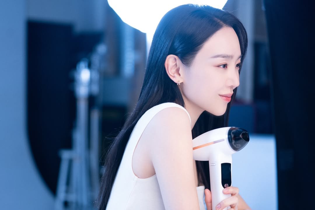 Photo shared by 신혜선  Shin hae sun on June 12, 2025 tagging @puraxel.