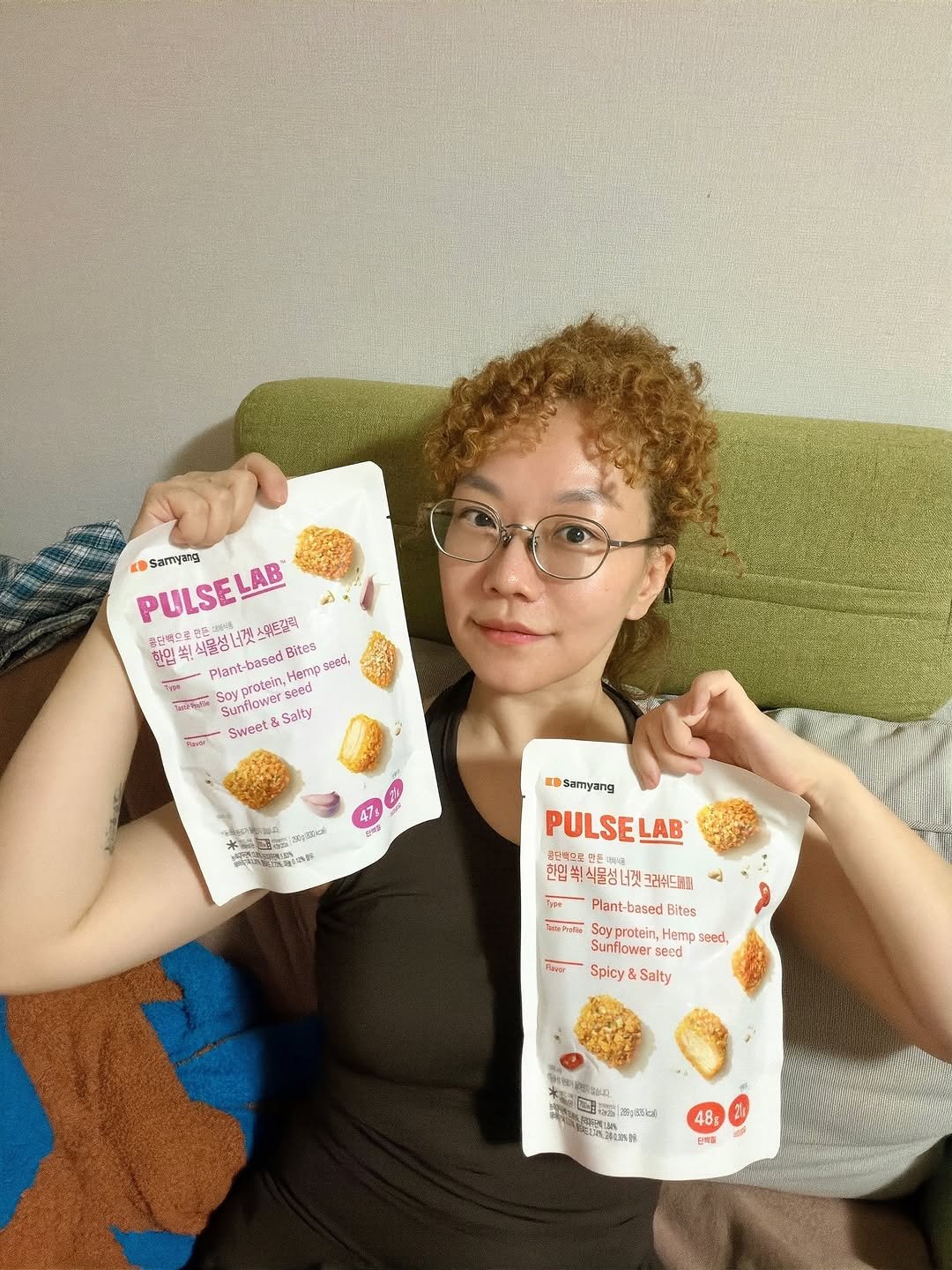 Photo shared by 김신혜 on October 24, 2025 tagging @pulselab_snack. May be an image of crackers, oatmeal cookies, wafer, fritter and text.