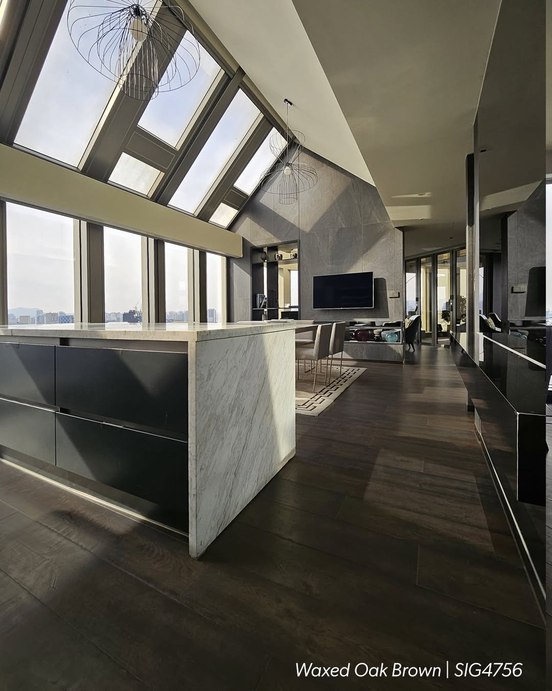 Photo by 퀵스텝 마루 on March 16, 2026. May be an image of lighting, indoors, office, buildings and text.