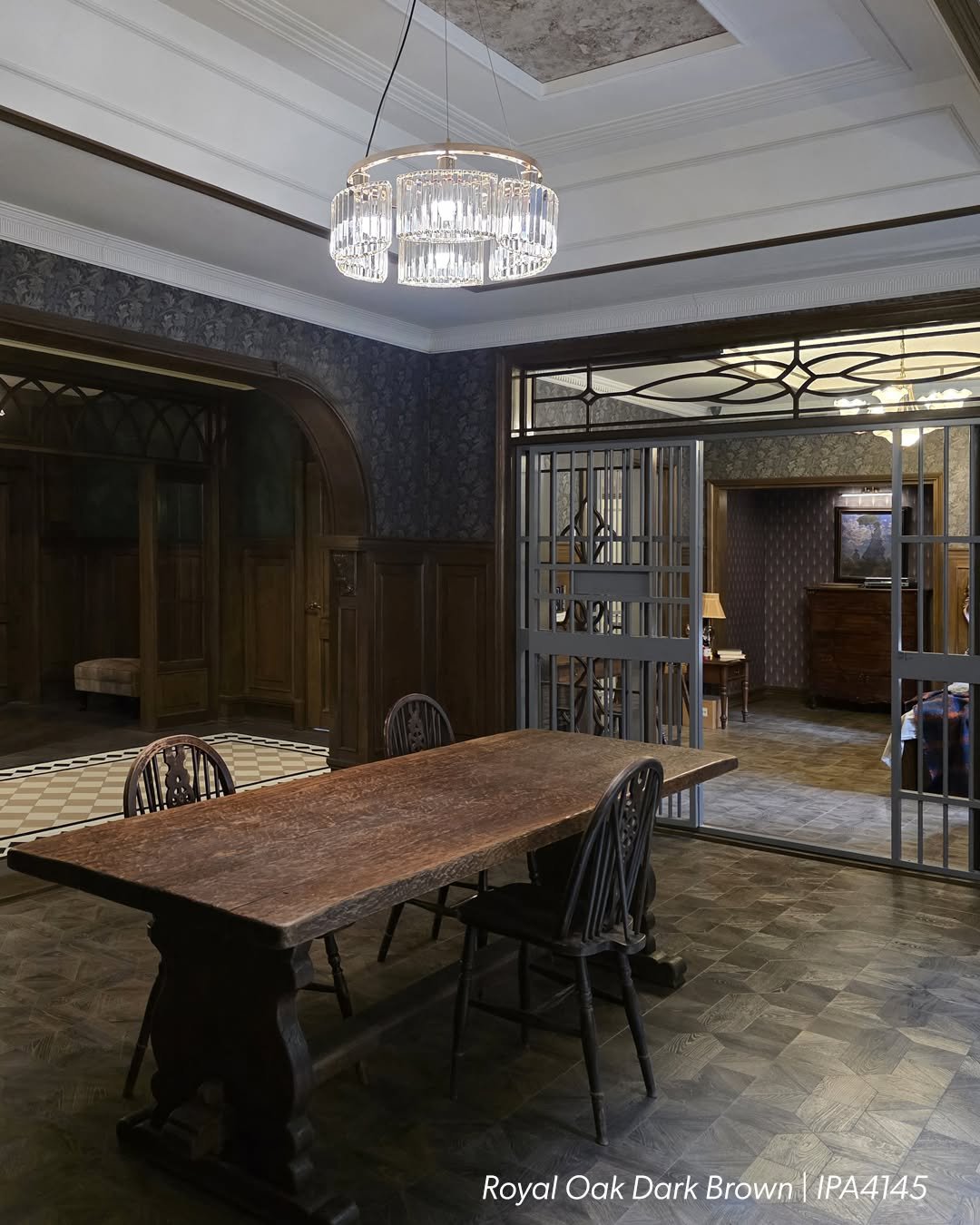 Photo by 퀵스텝 마루 on September 09, 2025. May be an image of lighting, woodwork, chandelier, indoors and text.