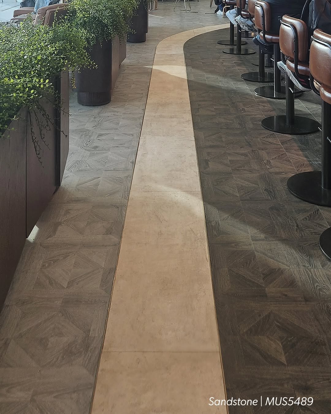 Photo by 퀵스텝 마루 on March 18, 2026. May be an image of lighting and text.