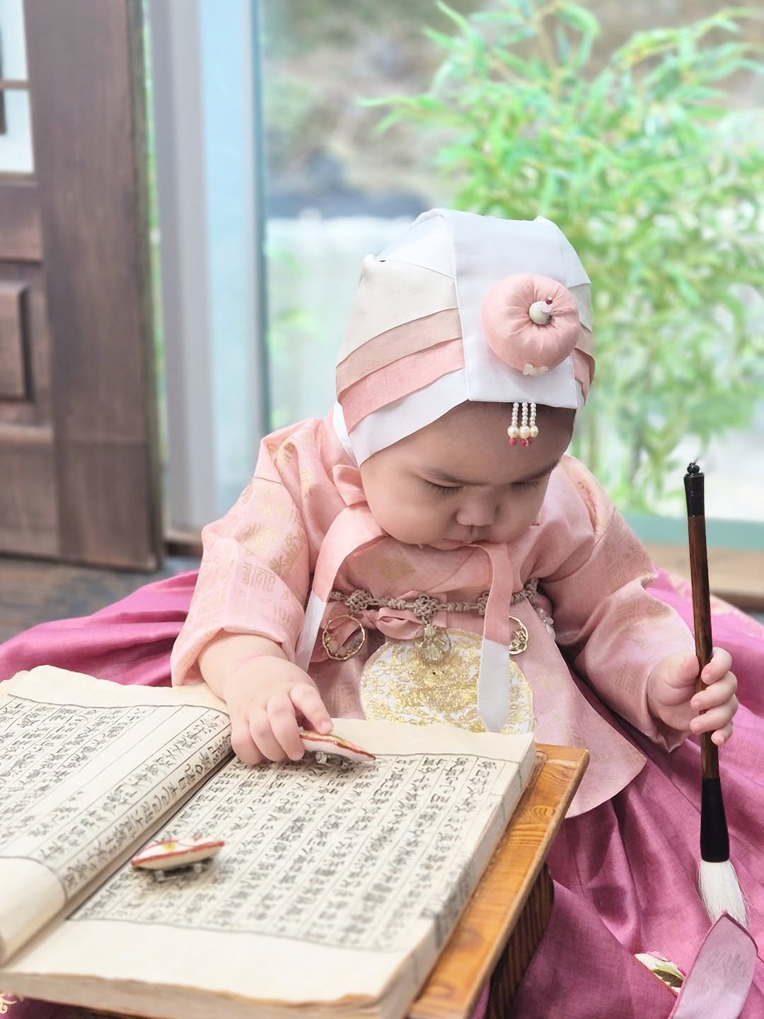 Photo by 행복부자 샤이니 | 건강. 마인드. 영어 on November 30, 2025. May be an image of baby and text.