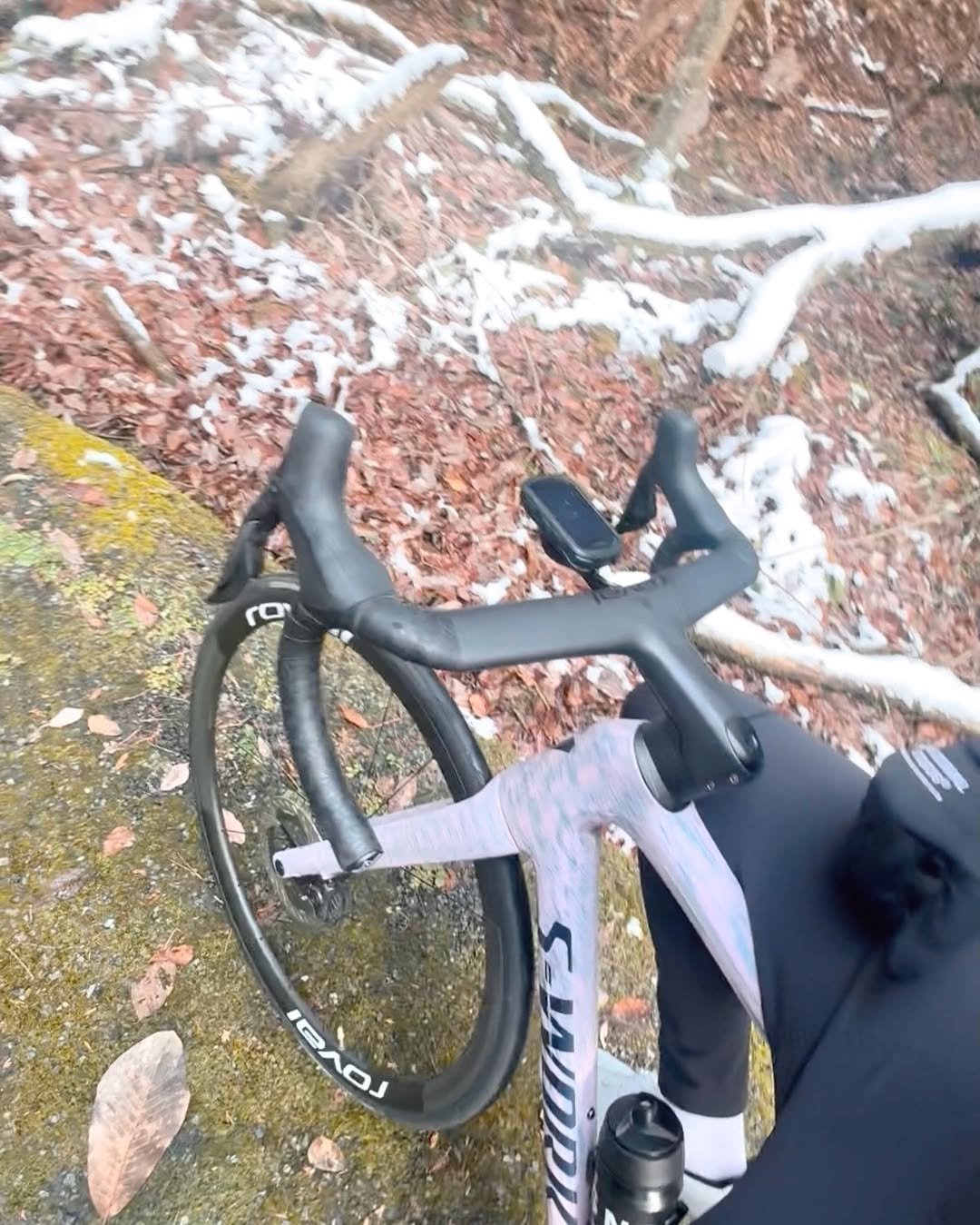 Photo by shota on December 28, 2025. May be an image of bicycle, tire and text.