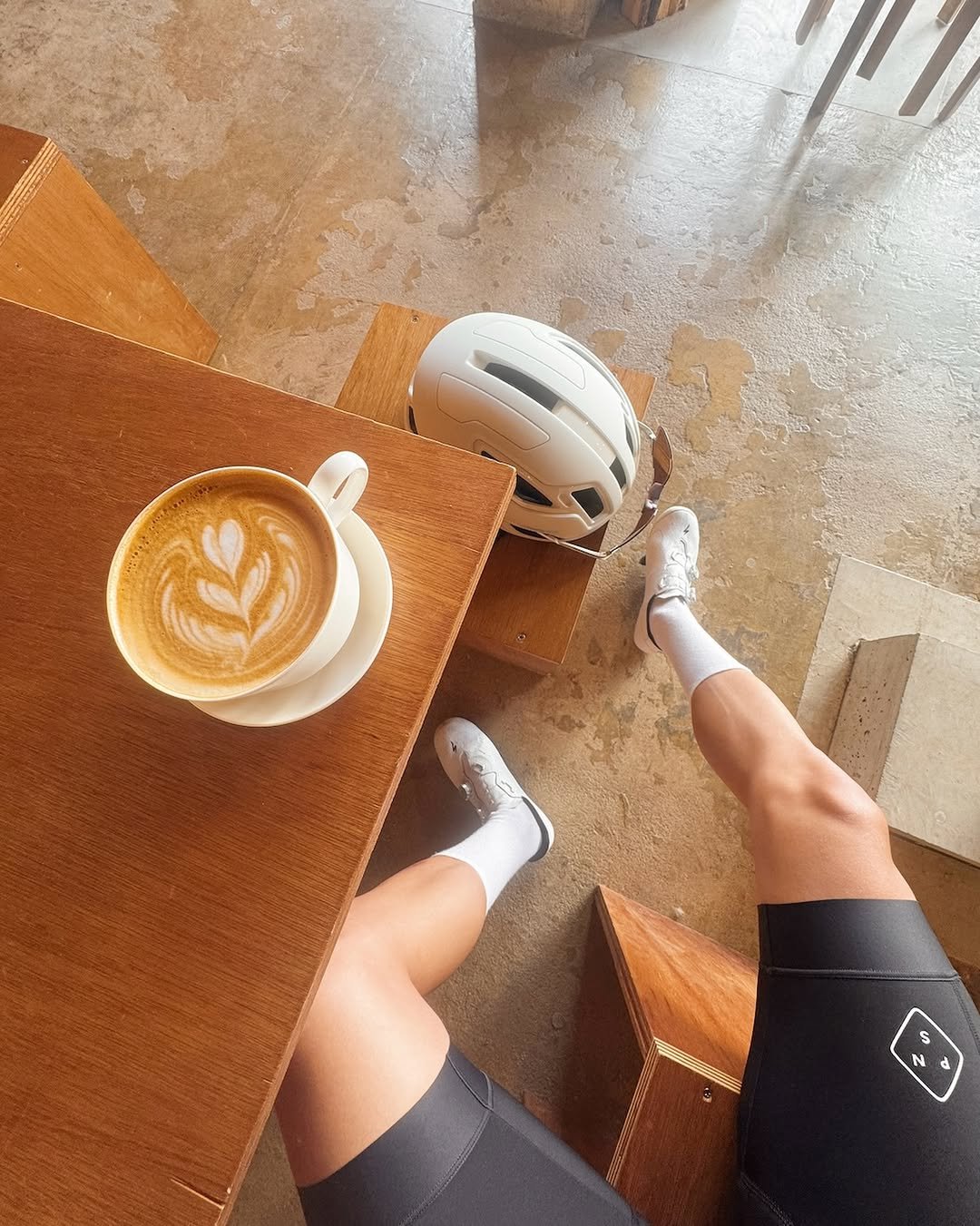 Photo by SHOTA 🟠🔵 on November 29, 2025. May be an image of coffee, bicycle, coffee cup, sock and text.