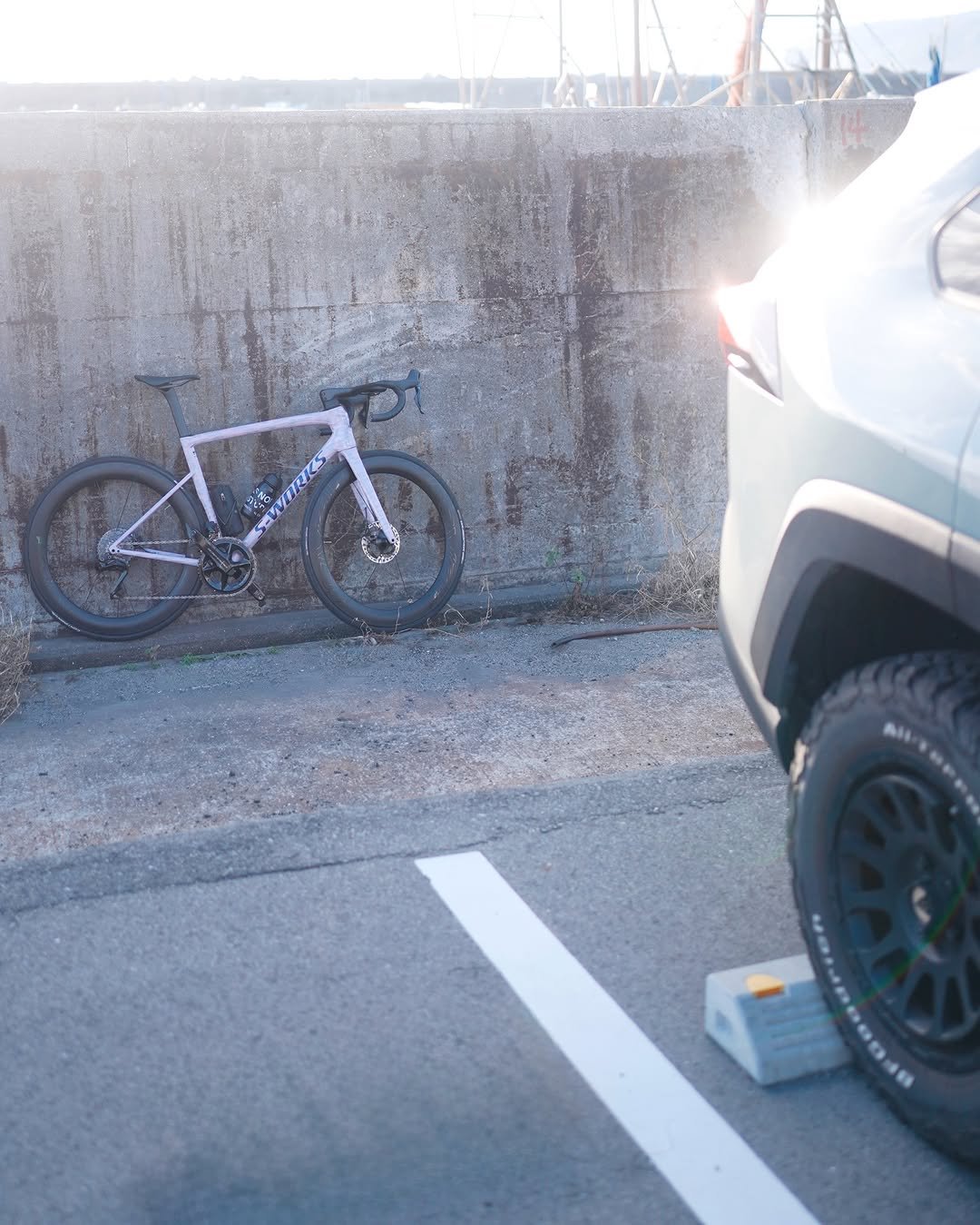 Photo by shota on January 11, 2026. May be an image of bicycle, tire, road and text.