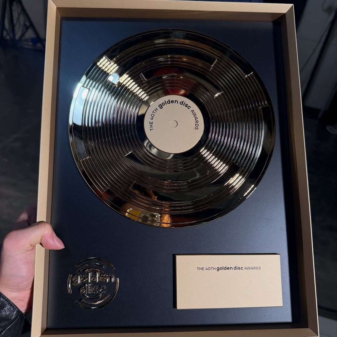 Photo shared by 셔누 SHOWNU on January 11, 2026 tagging @golden_disc. May be an image of cymbal, tambourine, drum and text.