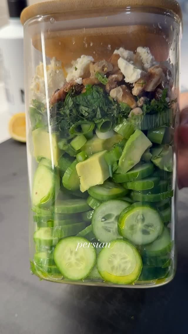 shredhappens 게시물 이미지: PERSIAN CUCUMBER SALAD

This is without a...
