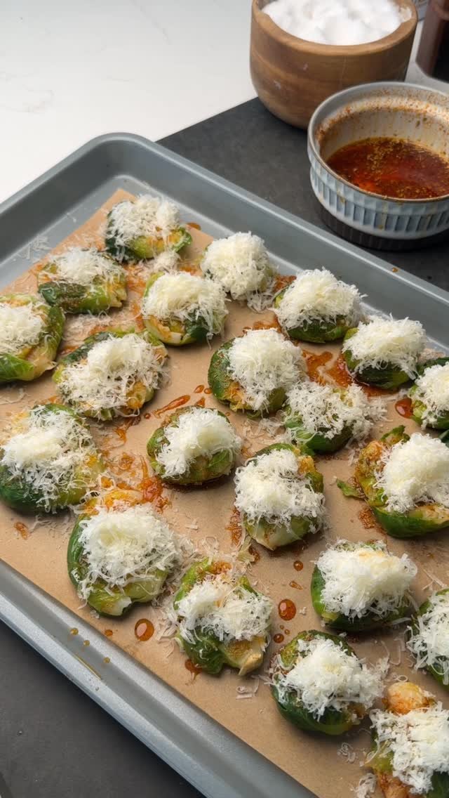 shredhappens 게시물 이미지: 💥CRISPY CHEESY SMASHED B-SPROUTS

These...