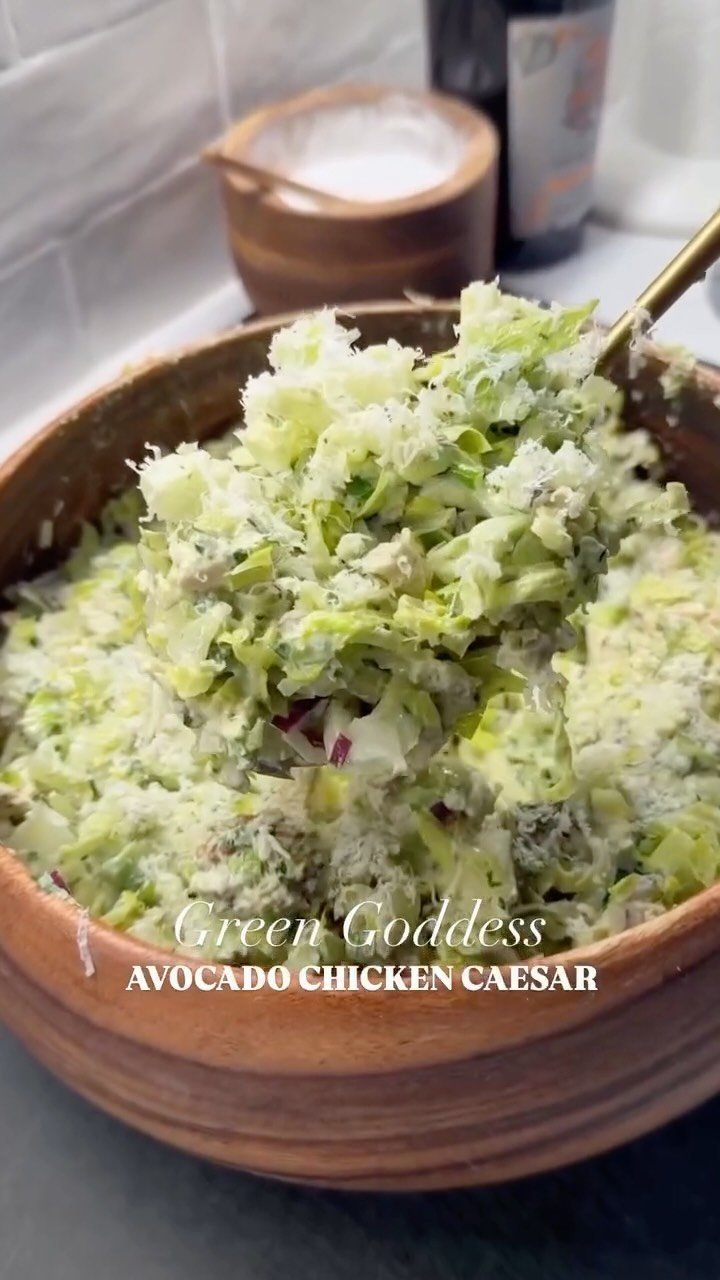 shredhappens 게시물 이미지: 🥑AVOCADO CHICKEN (or TURKEY!) CAESAR CHICKEN...