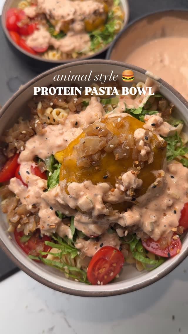 shredhappens 게시물 이미지: Animal Style Protein Pasta Power Bowl

Makes 4...