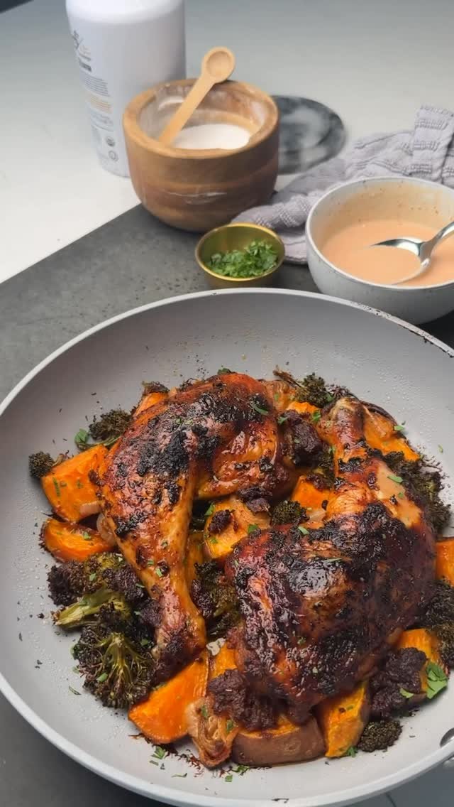 shredhappens 게시물 이미지: 🔥ROASTED CHICKEN & VEGGIE DINNER

The crazy...