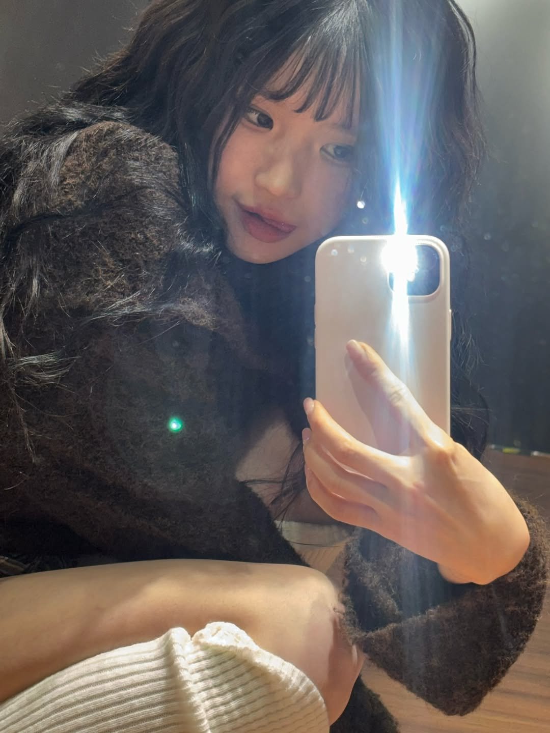 Photo by 송하영 on March 06, 2026. May be a selfie of one or more people, hair, duffle coat, parka, mirror and text.