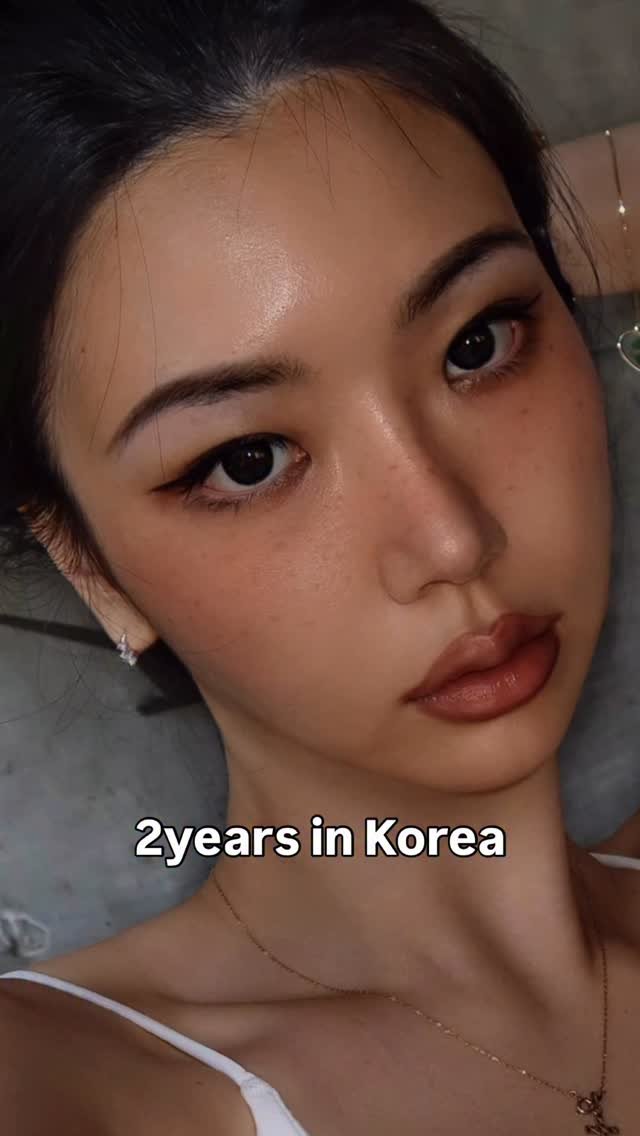 sia.akong 게시물 이미지: LMAO
35호 파운데이션 쓴 나도 사랑해줘..^^..
두 화장법 모두 업로드 될...