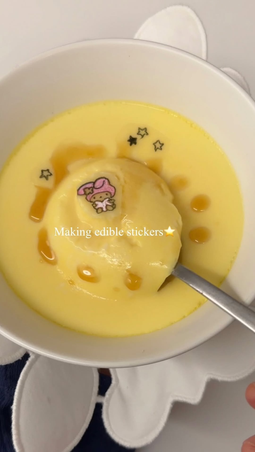 sibatable 게시물 이미지: 먹을 수 있는 스티커 붙인 달걀찜😋