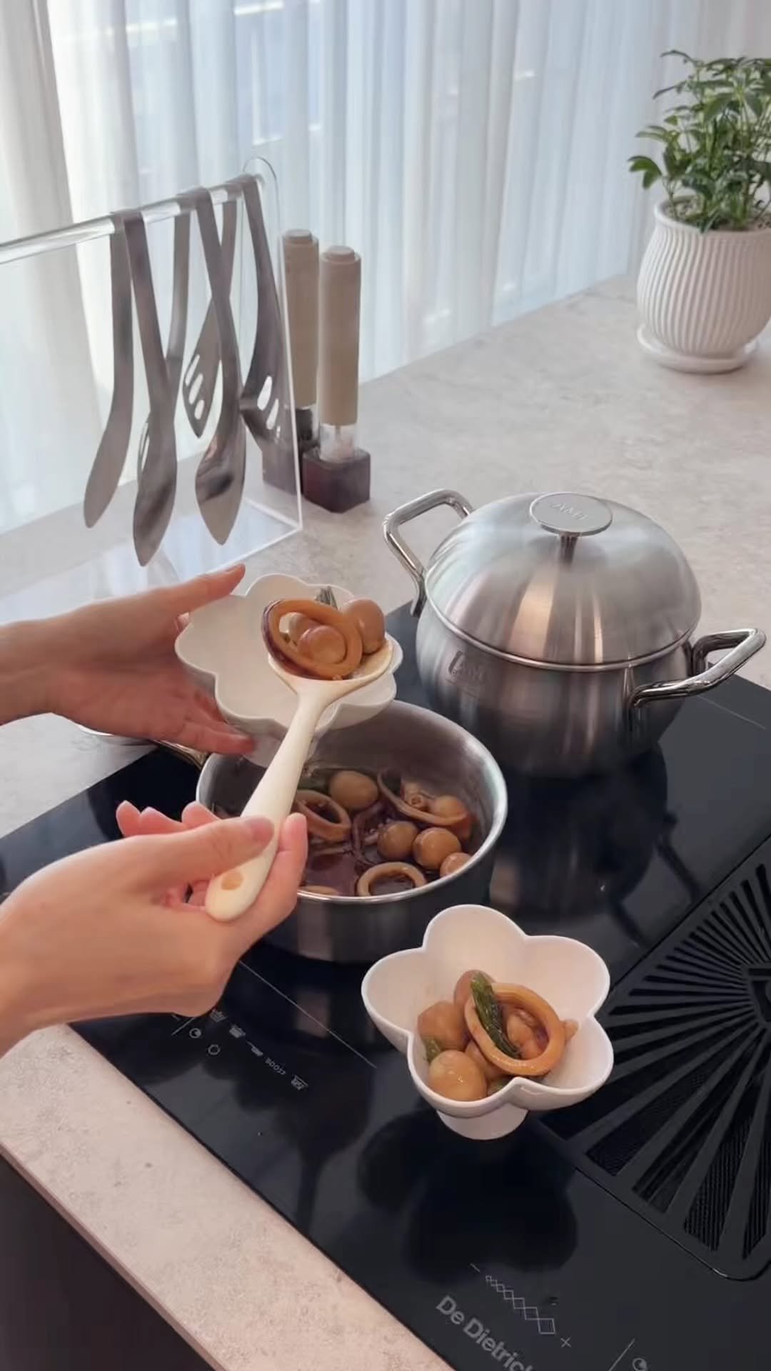 sictac_jw 게시물 이미지: 재택근무하는 남편 점심상은
조금 더 남편 취향으로 담게 되더라고요

생야채나 슴슴한...