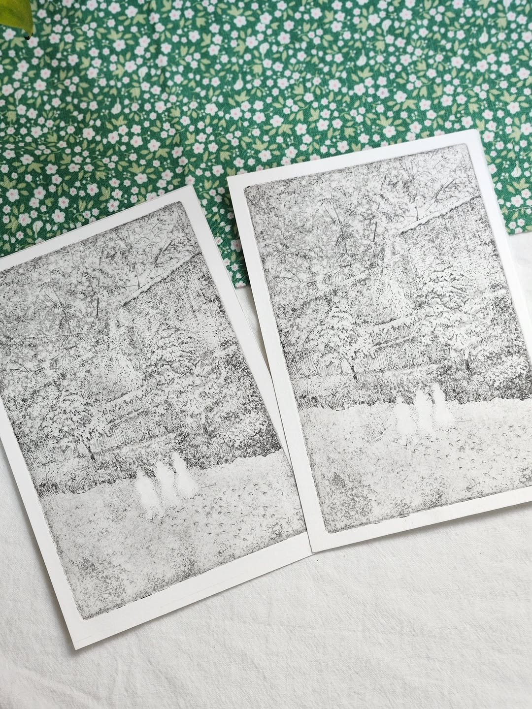 Photo by 시그니처프린트 판화그림공방 on December 15, 2025. May be a black-and-white image of polaroid and text.