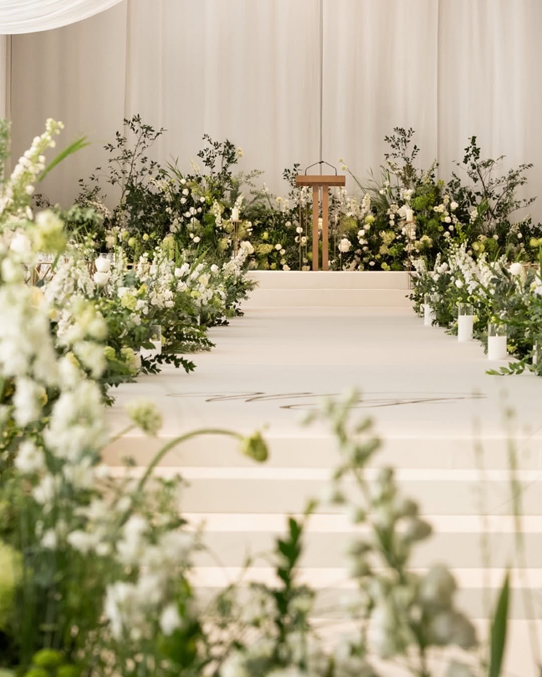 signiel_hotels 게시물 이미지: A timeless vow, in a garden above the...