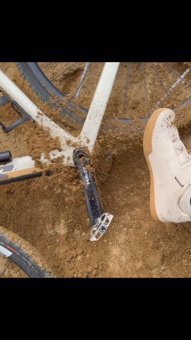 sikss_lee 게시물 이미지: 먼지가 전혀 안들러붙는 체인이 되어버림
.
#체인오일 #자전거체인 #리바쇼 #더트야미