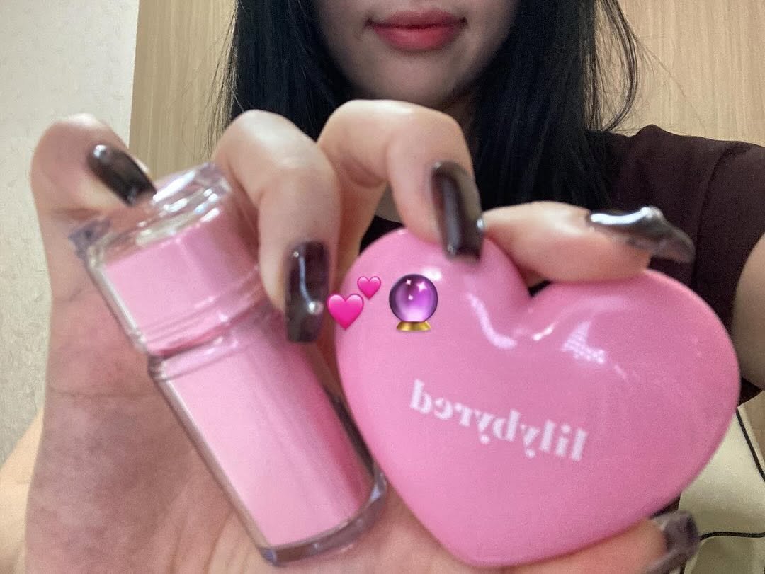 Photo by 실키🧴 on November 10, 2025.