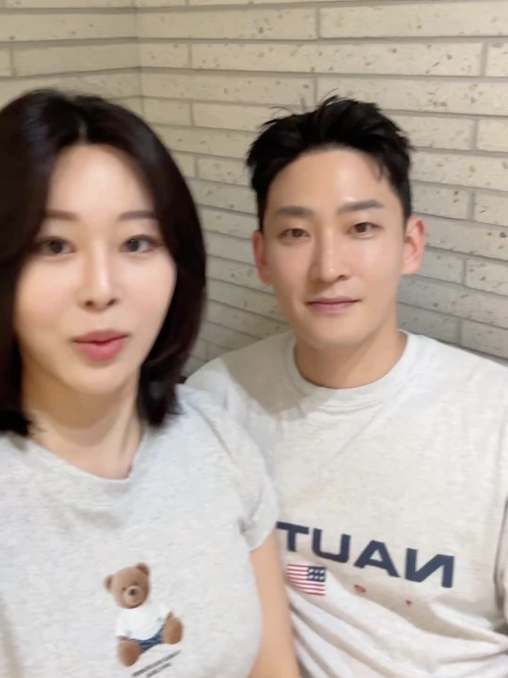 silky_health 게시물 이미지: 말 잘 듣는 남편~~ㅋㅋㅋㅋ😂😂

요새 남편 머리가 하두 밤톨이 같아서🤣
저도...