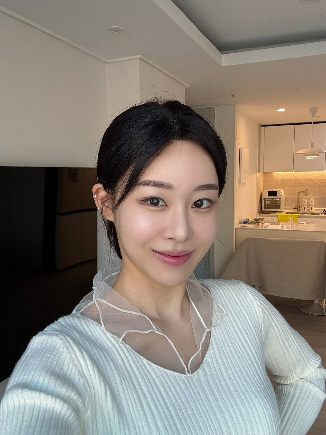 Photo by SILKY sᴇʟғ-ᴄᴀʀᴇ 운동•동안관리 on January 30, 2026. May be a selfie of one or more people, hair, top and text.