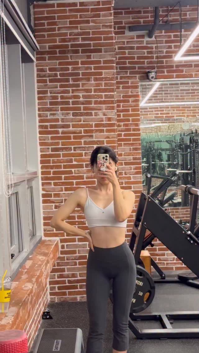 silky_health 게시물 이미지: 드디어 제가 한달 전 스토리로 보여 드렸던 편평 사마귀 제거 영상이에요!!

편평...