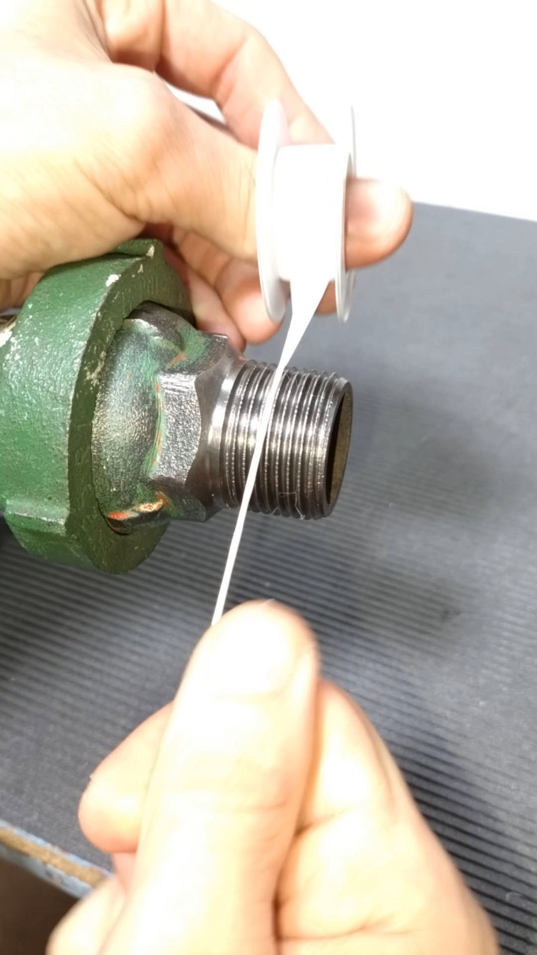 simple_creative22 게시물 이미지: Plumbing Tricks of the Trade for Using PTFE...
