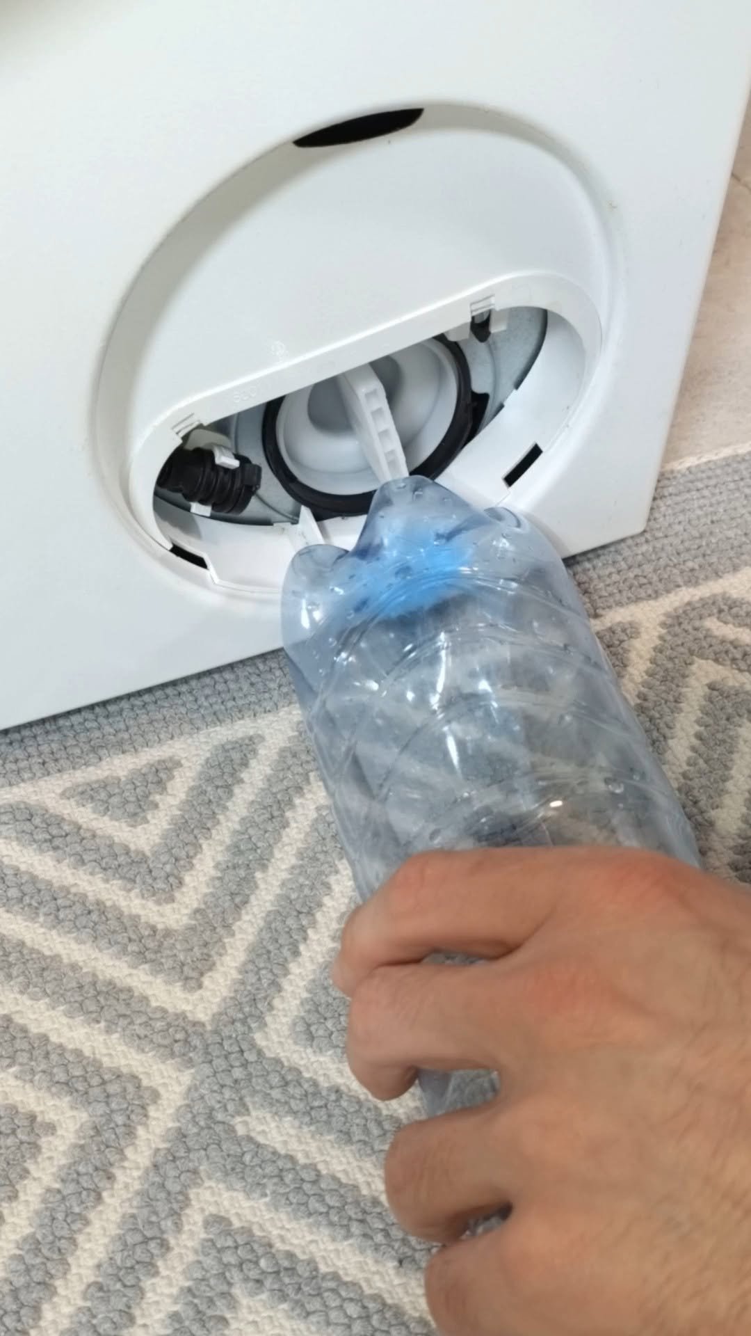 simple_creative22 게시물 이미지: A Great Trick with a Plastic Bottle to Easily...