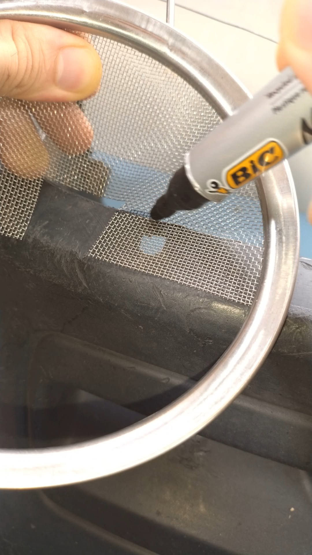 simple_creative22 게시물 이미지: A Helpful DIY Trick for Fixing a Broken...