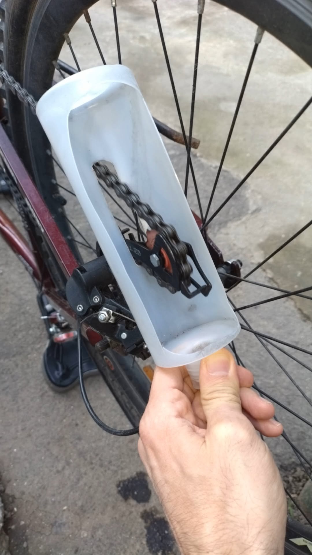 simple_creative22 게시물 이미지: A Genius Method for Cleaning Bicycle Chain!...
