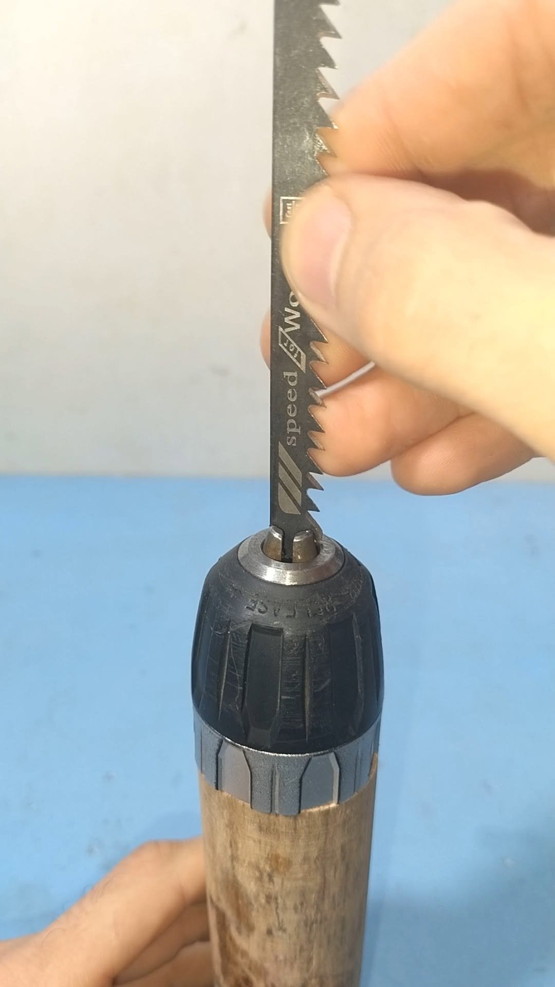 simple_creative22 게시물 이미지: How to Make DIY Universal Tool Handle from an...