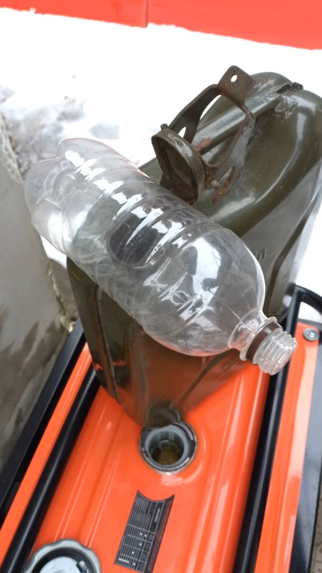 simple_creative22 게시물 이미지: Useful DIY Funnel Idea from a Plastic Bottle...
