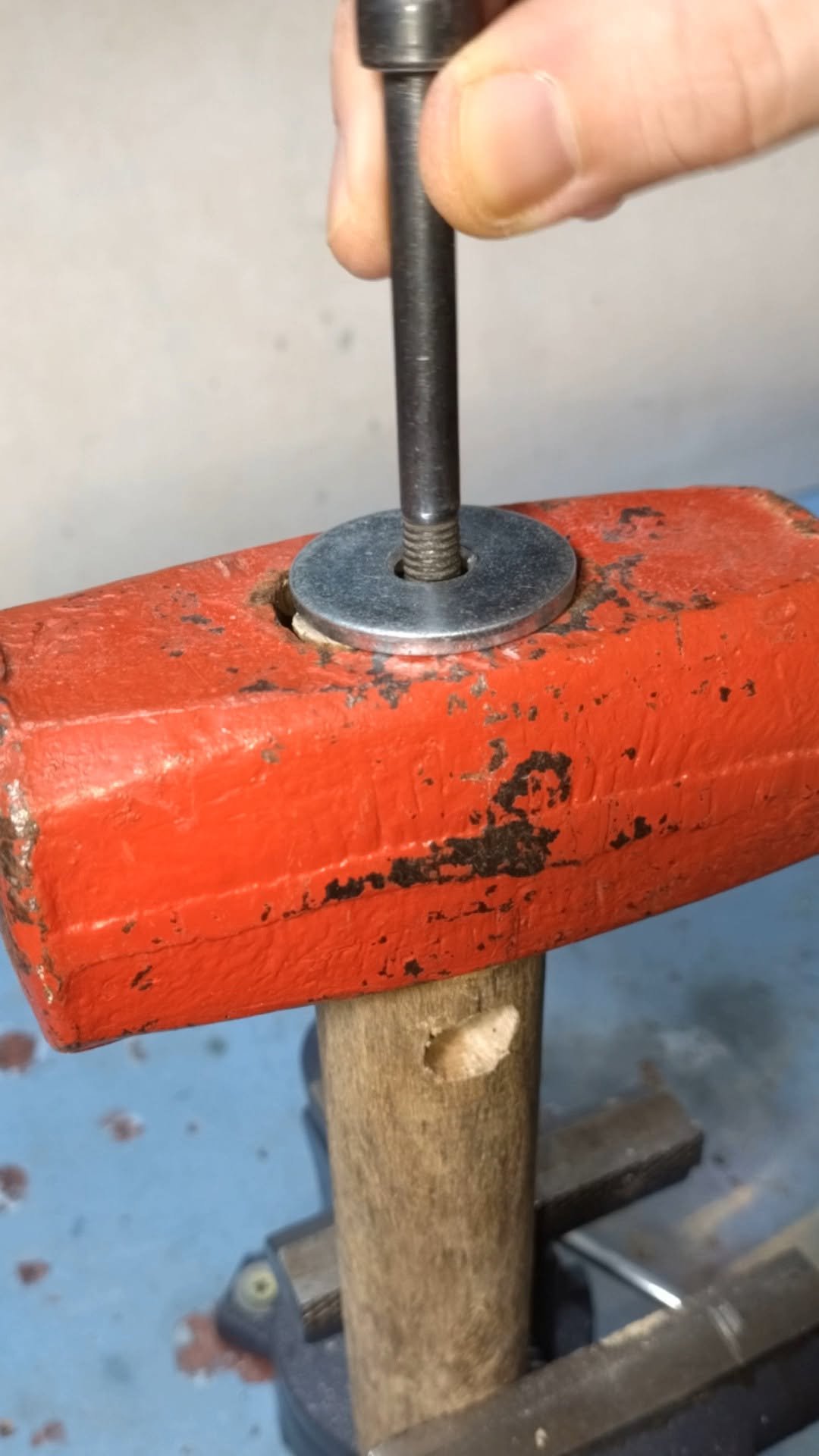 simple_creative22 게시물 이미지: Unique Hammer Handle Making Techniques so it...