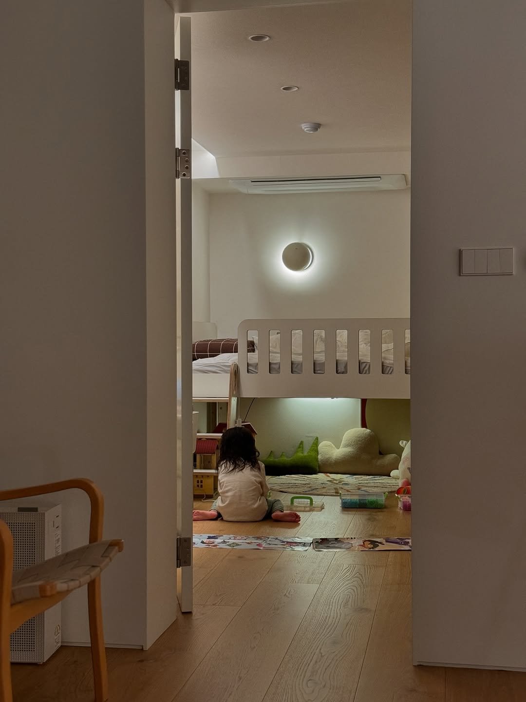 Photo shared by simplyrecipe / 심플리레시피 (정하윤) on November 14, 2025 tagging @woodrabbit_korea. May be an image of indoors, hallway and text.