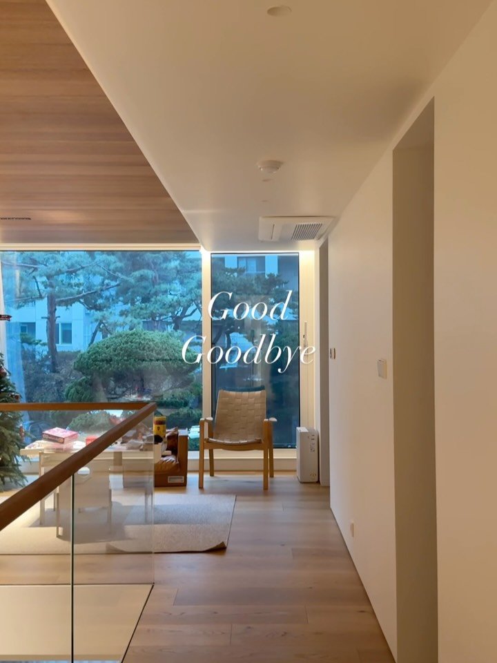 simply_recipe 게시물 이미지: #브랜든마지막날 #다음은없다
멋있게 코트입고 나가는 뒷모습을 찍어보았는데 
어휴,...