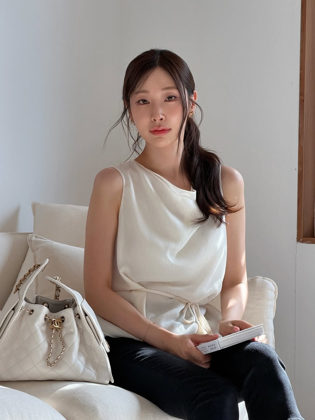 simtohl 게시물 이미지: 내 여름추구미는 여전히 한유주선배...🍵🌿
모기 왕많이 물려도 좋은, 초여름밤...