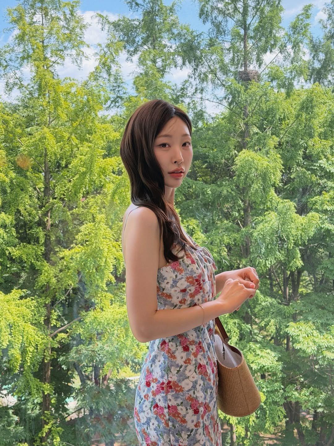 simtohl 게시물 이미지: 상반기 끝! 7월이에요오:) 

전 여름 좋아 사람이라 푸릇한 7월 너무 좋은데,...